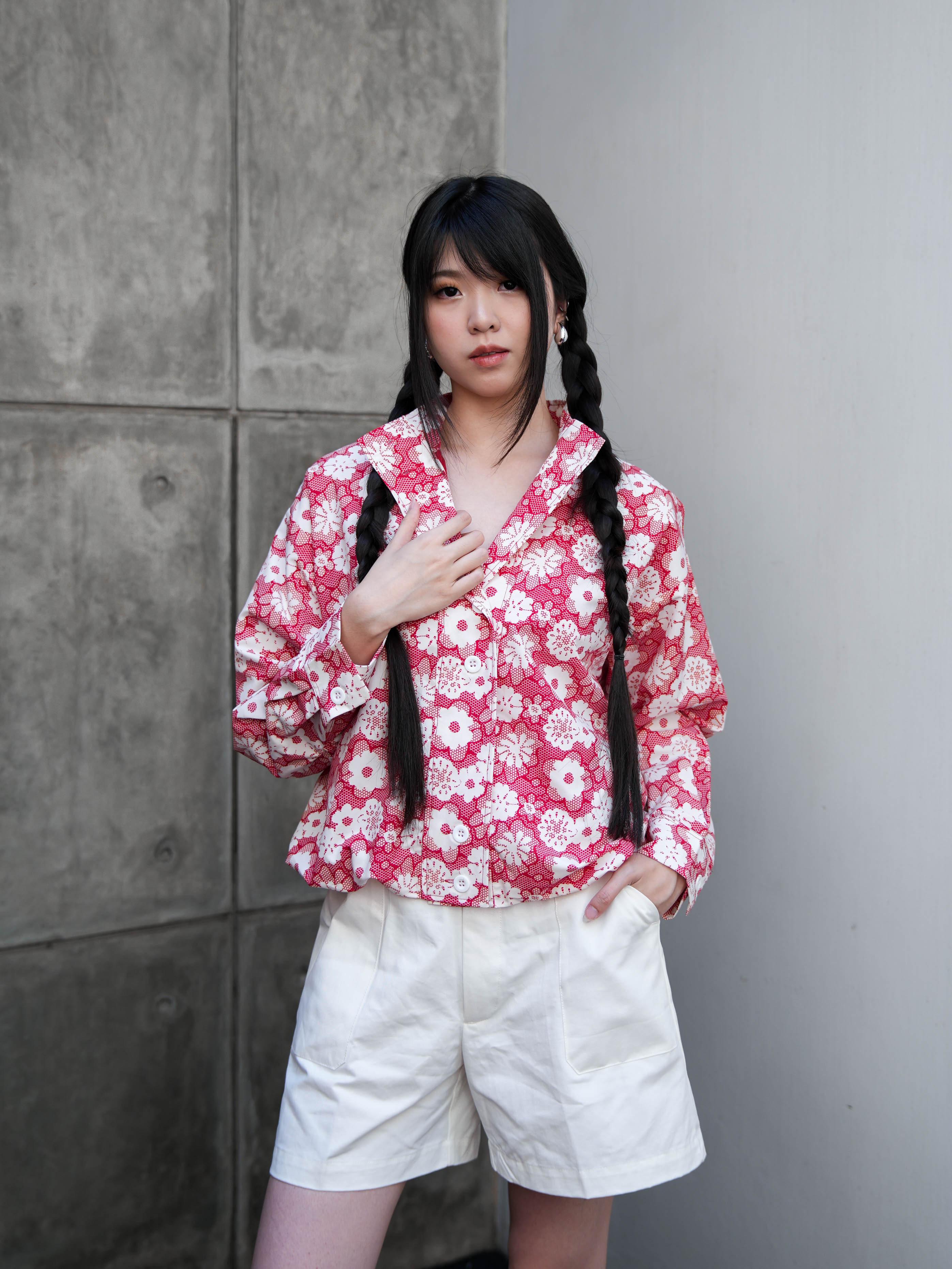 Hardware Clothing Atasan Jaket Lengan Panjang Wanita JACKET PRINT RED FLOWER HIGH NECKLONG SLEEVE