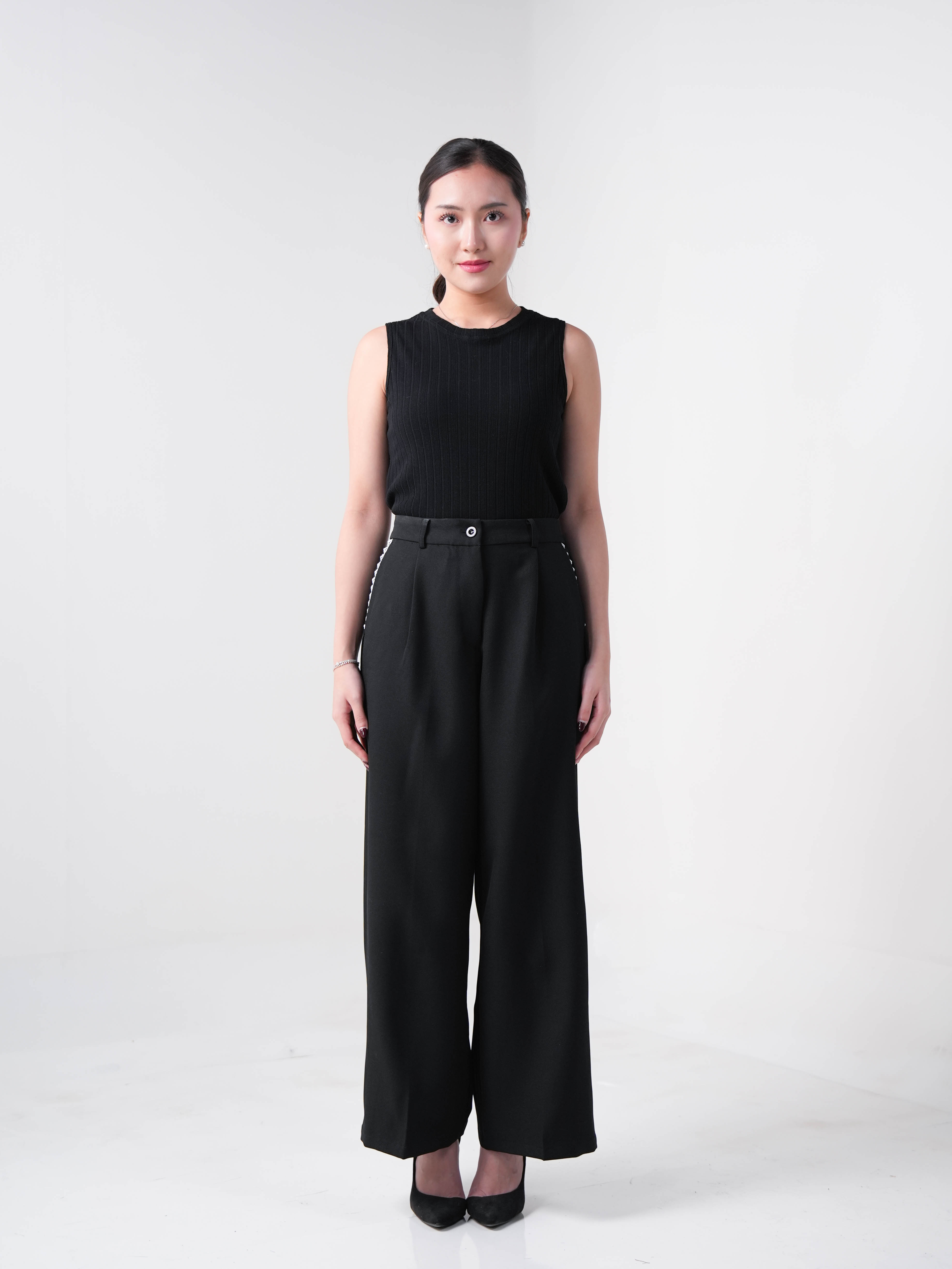 Hardware Clothing Celana Panjang Wanita TROUSER PANTS WITH DETAIL LACE